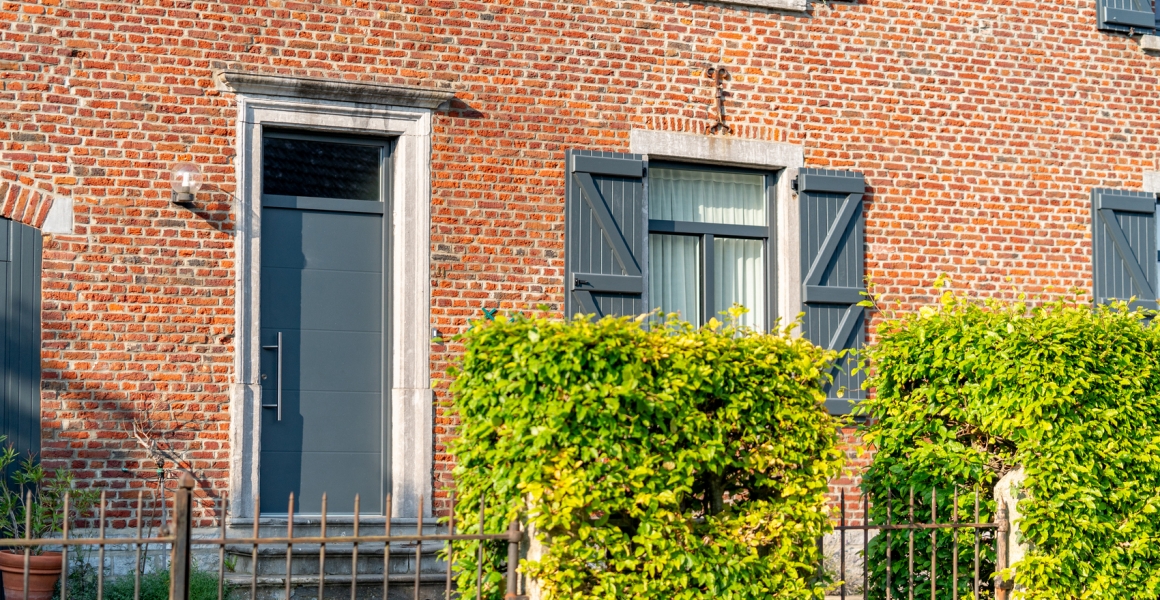 Pose de châssis, porte et fenêtres en PVC-aluminium à Corroy-le-Château